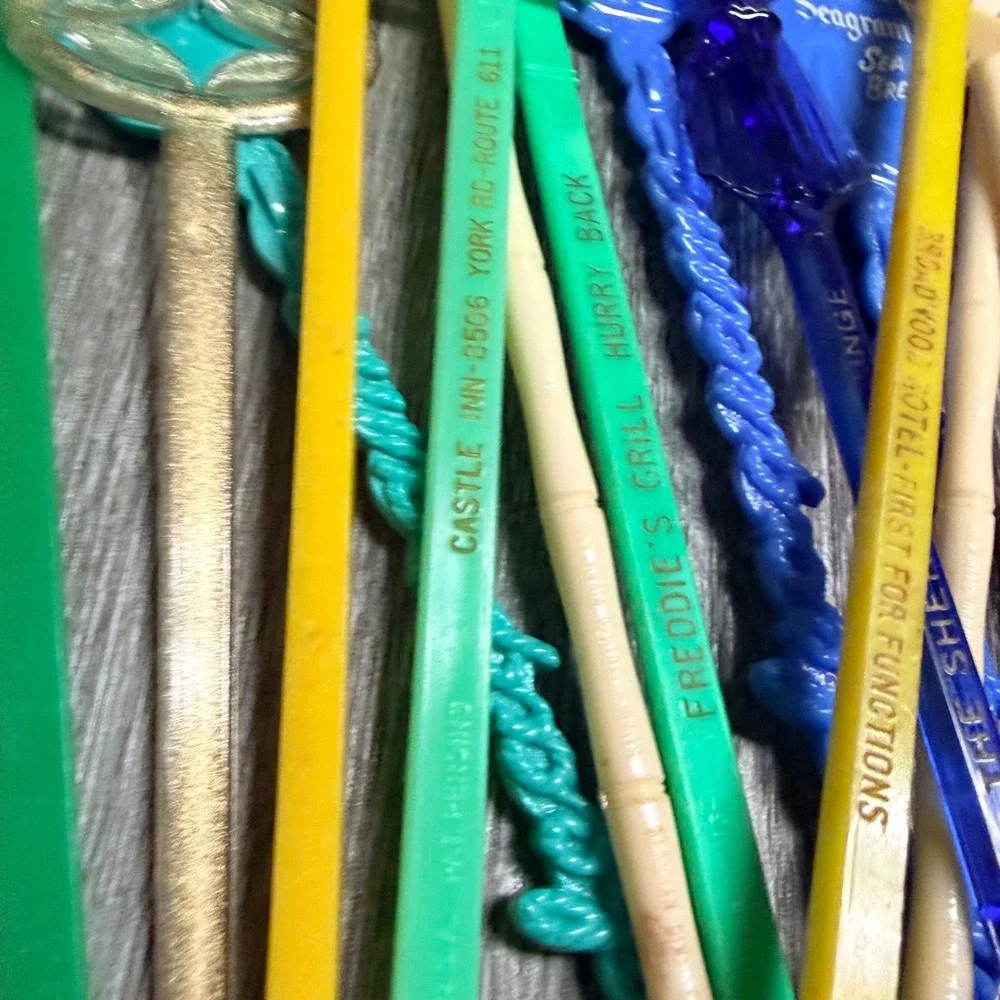 Vintage Swizzle Stick Lot Seagrams Sheraton White Horse Advertising 20 Stirrers